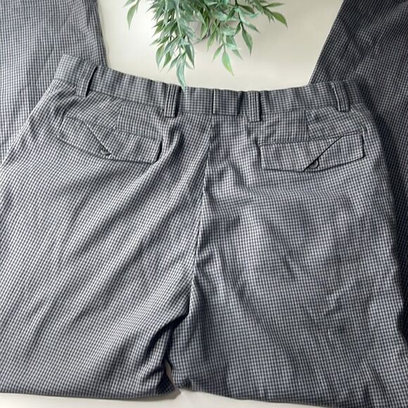 Cutter & Buck slacks.  Trousers.  Size 33 waist.  Inseam approx 30”. - Picture 5 of 7